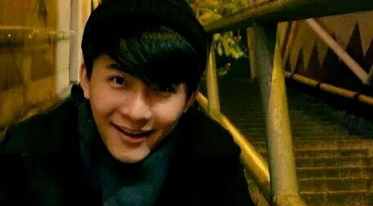 他曾是电视"最帅主持人",却跳楼身亡,年仅32岁!_边策_母亲_梦想