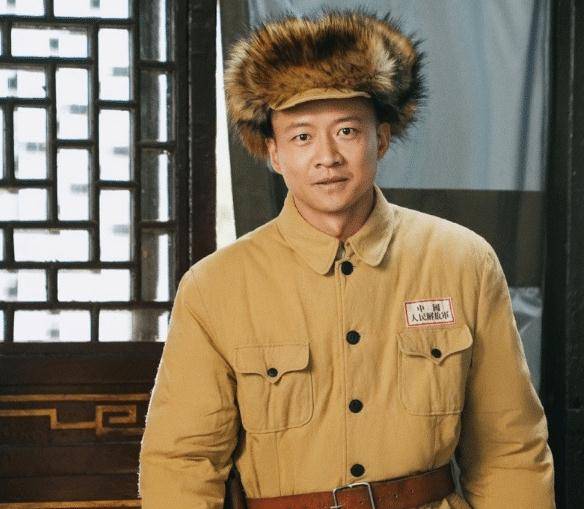 《胡同》演员演技参差不齐,男女主把握不住机会,被配角抢尽风头_赵露