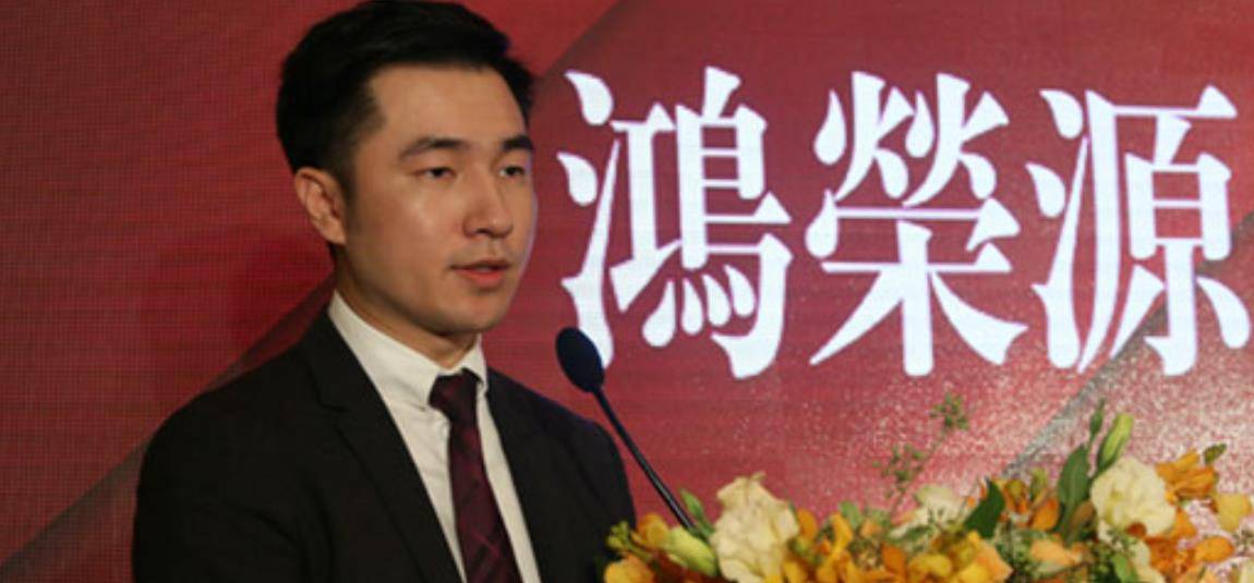 他是深圳房地产大佬赖海民的儿子,身价超百亿,鸿荣源集团目前年收入也