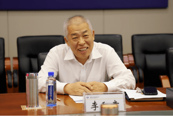 深圳北理莫斯科大学学校办公室主任谢欢欣,条件保障部部长刘永明等