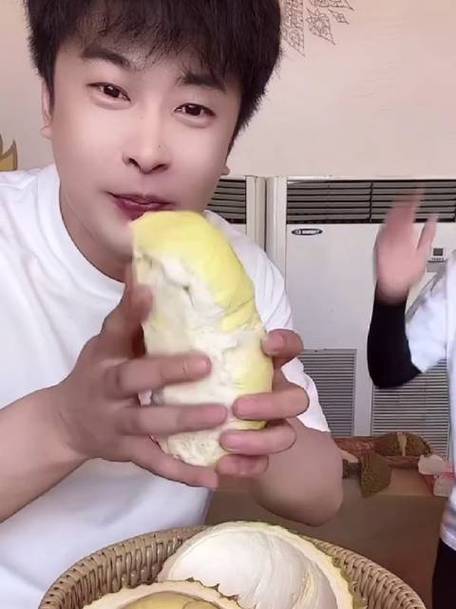 醒醒吧家人们,他拿3亿白玩俩月,我们都被耍了_直播_市场_资本