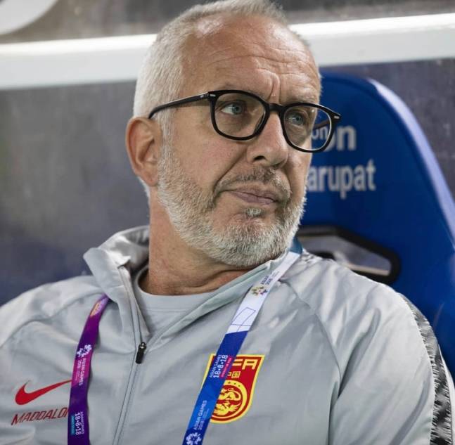 马达洛尼教练金民在比库利瓦利更完美._托利_团长_欧元