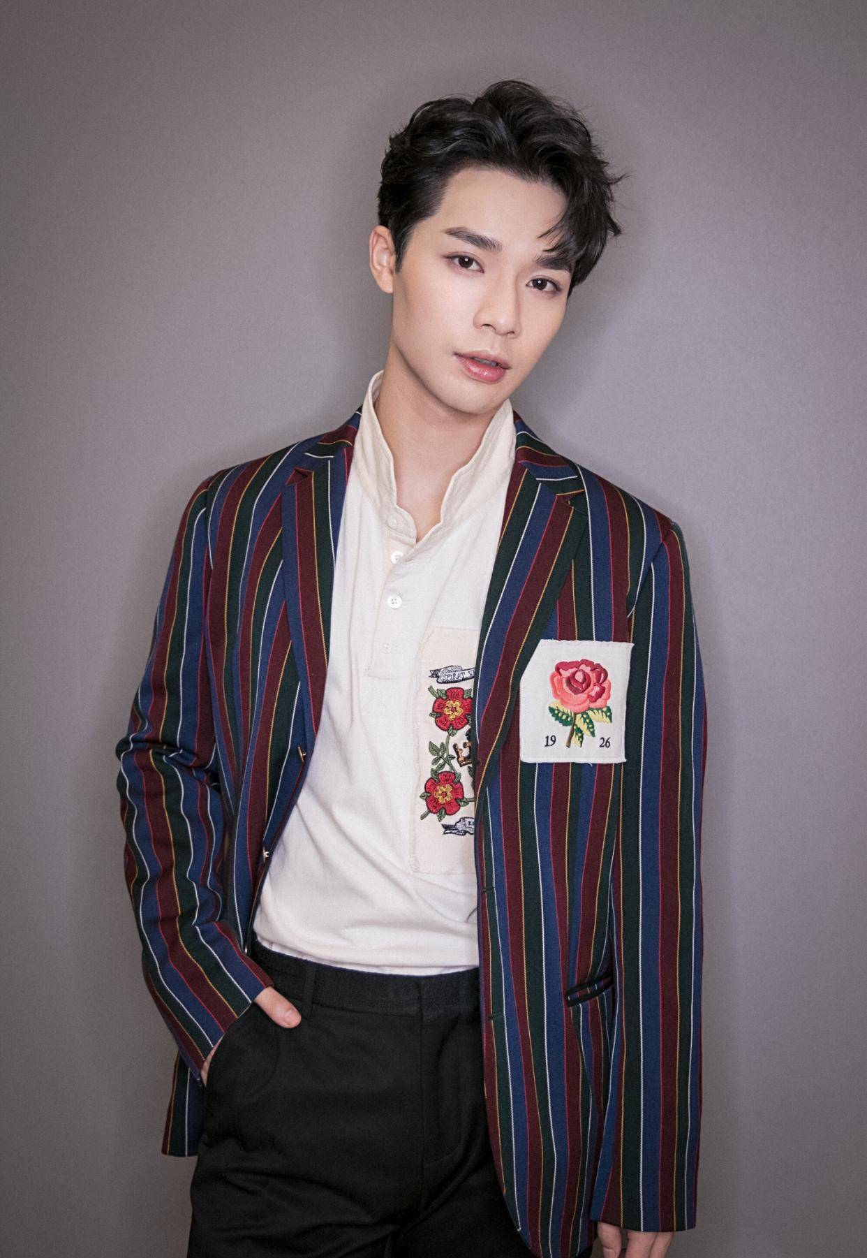 蝎王也是一枚宝藏啊,将病娇美人演的出神入化,李岱昆颜值超抗打_西装