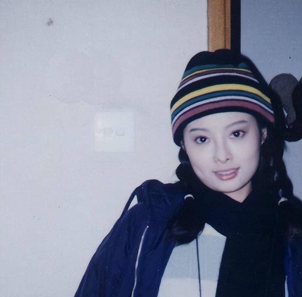 《纪晓岚》22年,和珅三婚娶娇妻,杜小月两次闪婚闪离终遇良人_张国立