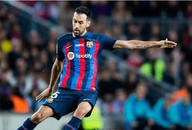 巴萨10日(当地时间)通过俱乐部网站正式表示:"代表俱乐部的最佳球员之