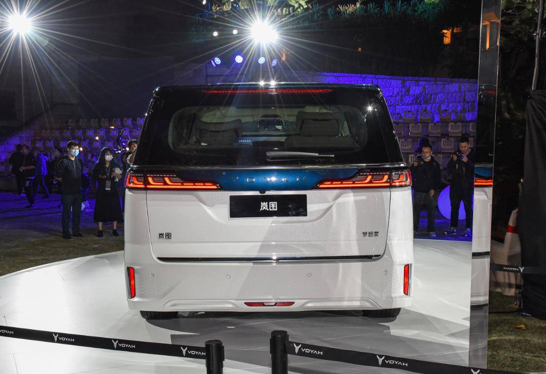 东风岚图放大招,mpv也能弹射起步,奢华感远超埃尔法_搜狐汽车_搜狐网
