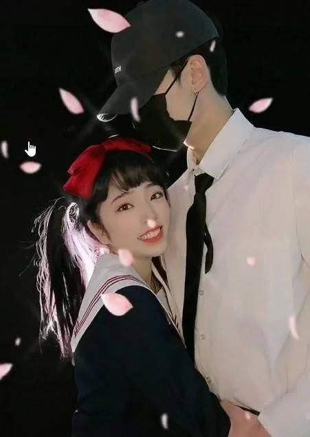 林锡罕见露脸,凸嘴方脸发际线高,被粉丝毫不留情