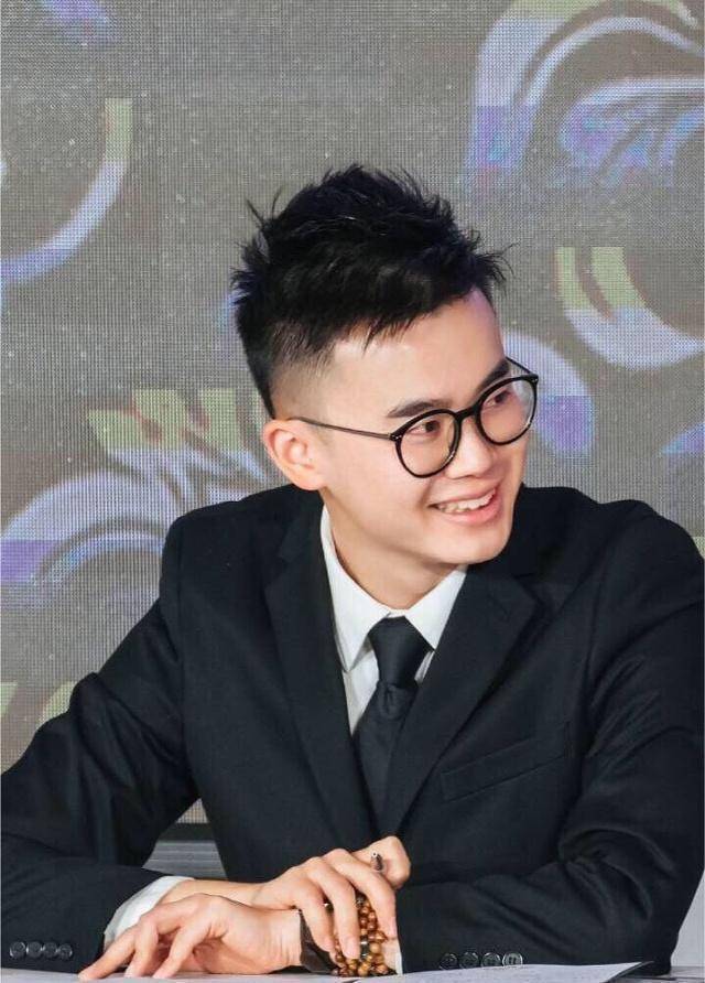 陈铭《奇葩说》一道辩题讲两个戳心故事,这是陈铭熊浩的最大区别_时候