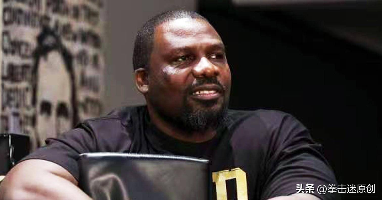 前拳王拉曼:乌西克正值巅峰,可以让富里筋疲力尽,然后打晕对手_刘易斯