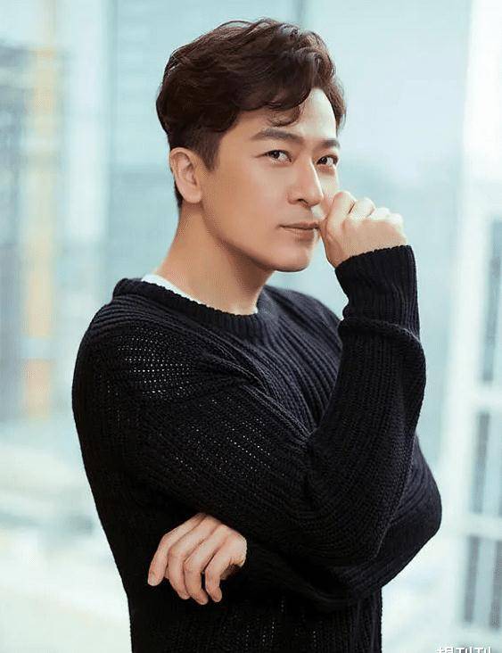 吴樾和于毅只能说是一模一样了,要分辨只能靠眼神!