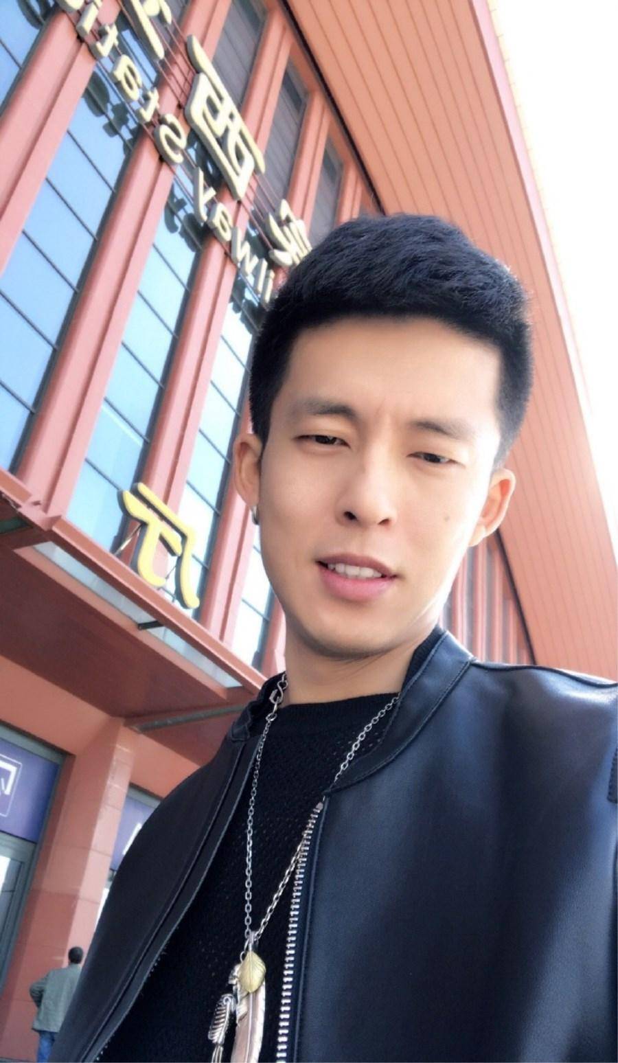 网红歌手王冕被捕,利用直播打赏洗钱近亿元,曾唱火《勉为其难》_网络