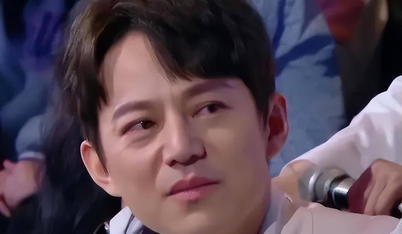 在何炅49岁生日这天,娱乐圈的世态炎凉,在他身上体现得淋漓尽致_网友