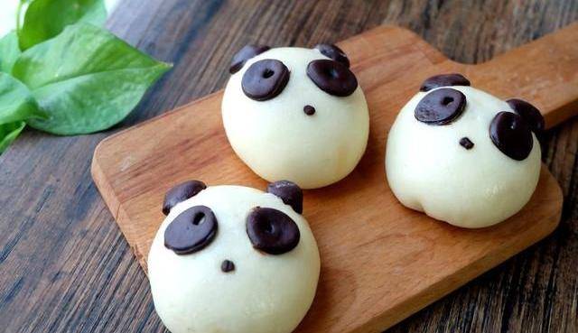 豆沙包这样做,好看又好吃,造型萌萌哒,孩子超喜欢!_熊猫_面团_做法