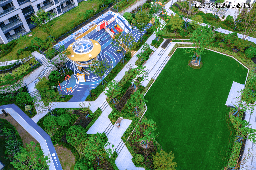 灵感源自新安江中学校歌《共同的星座》.