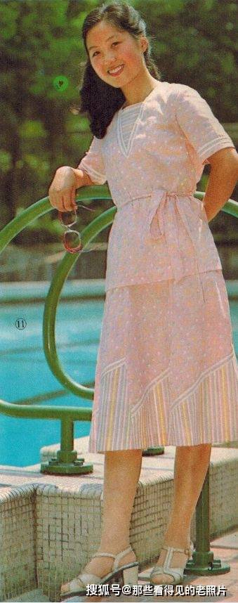 老照片 80年代上海街头漂亮的裙子 中国人开始爱美了_人们_女子_蚂蚁