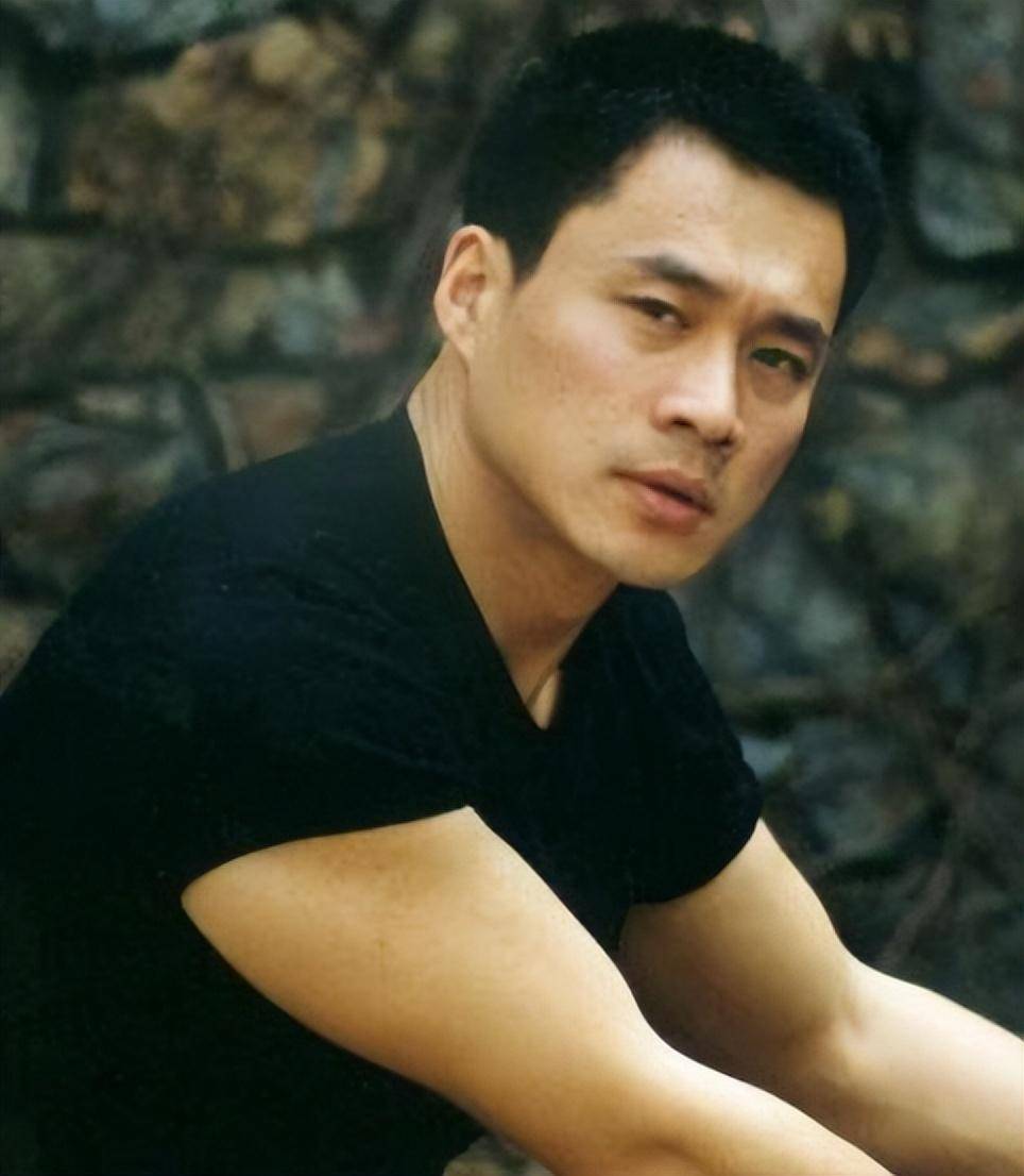 两次拒绝王思懿,对患病发妻不离不弃,"武松"丁海峰有情有义_唐歌_工作