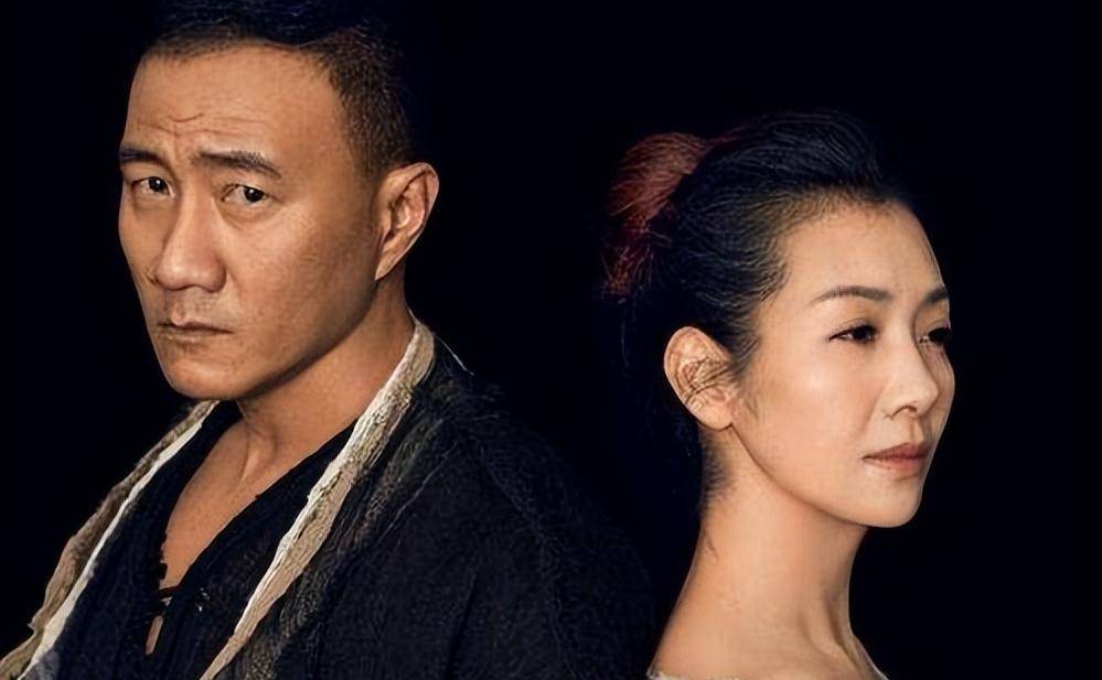 嫁给胡军23年,靠啤酒定情,婚后生活红红火火,卢芳才是嫁对了人_因为