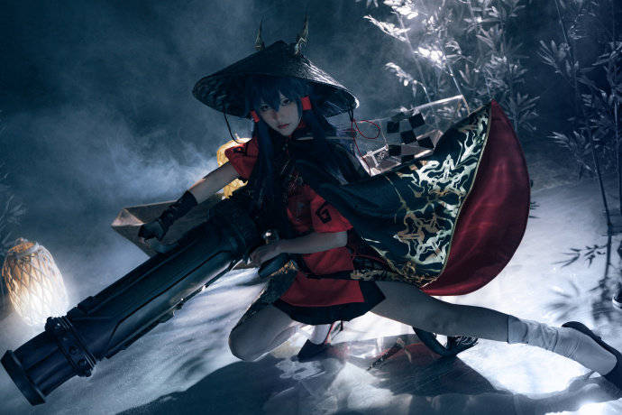 cos:明日方舟万重山假日威龙陈cosplay正片11p-啊板的猫_伊喵_白嫖