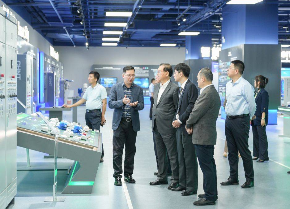 深杭融合|深圳市燃气集团董事长,党委书记李真到访正泰_能源板块_合作