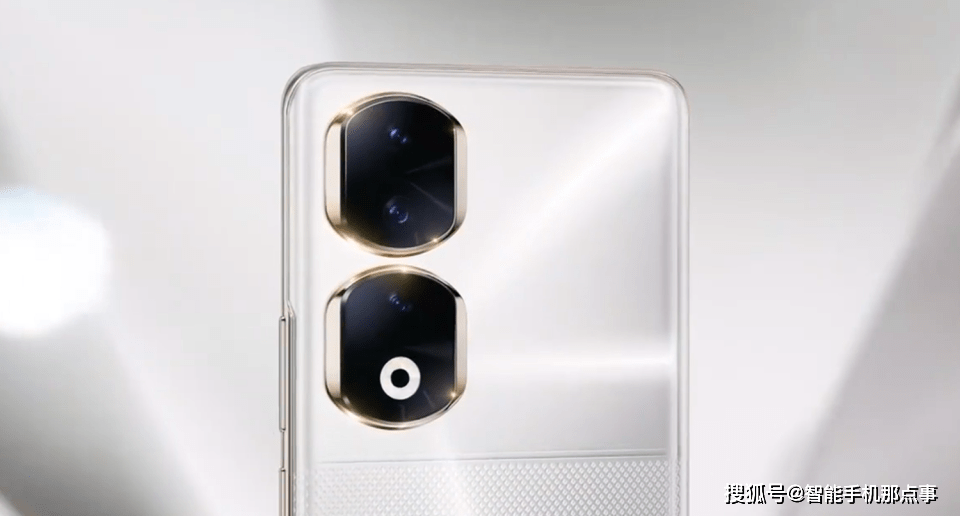 核心配置搭载骁龙8 处理器,高配12g 512g存储组合,运行magicos 7.