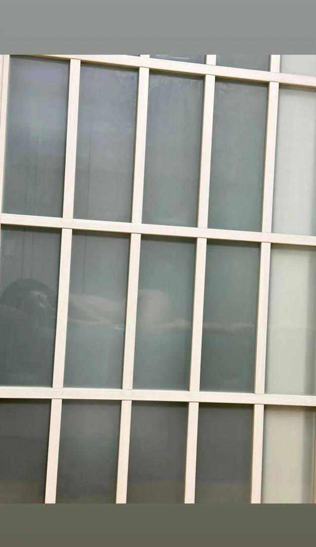 女邻居大白天的果睡还不拉窗帘,这是给我发福利?_什么_时候_领导