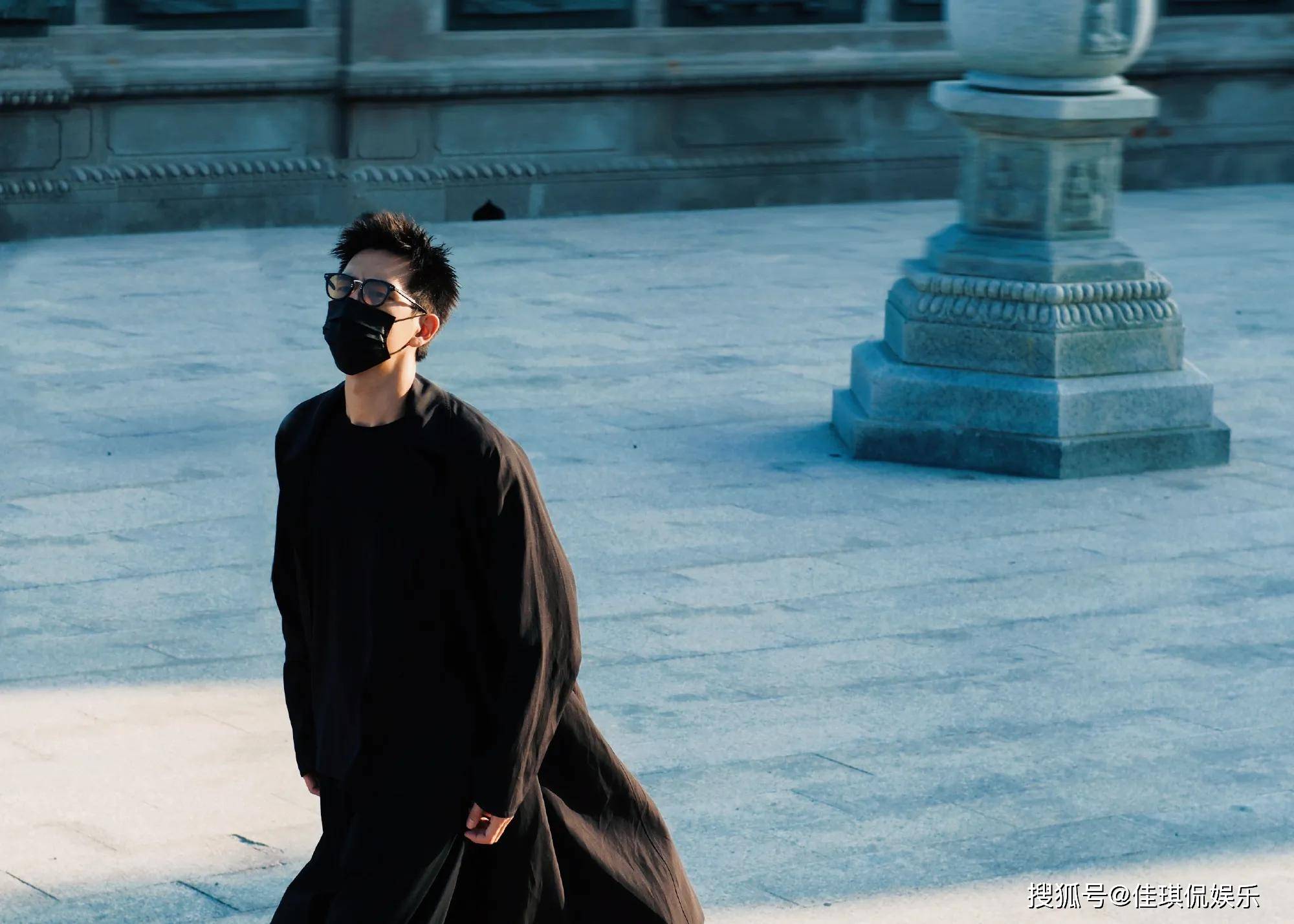 网友:李现"520"提前放粮了,大写的激动_碎片_一身_高达