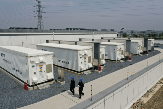 电网侧:缓解电网阻塞,延缓输配电设备扩容升级国内电网侧储能装机规模