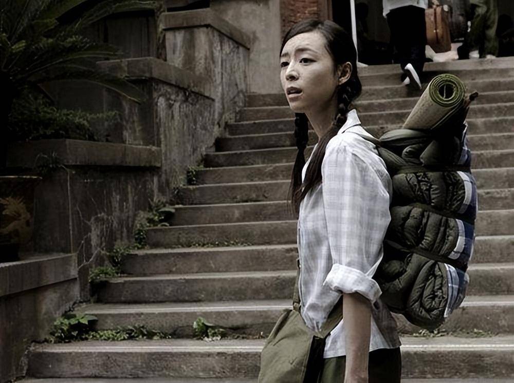 消失8年后,张静初自爆无爱无爱生活,守着一屋子"破烂"_电影_孔雀_高卫