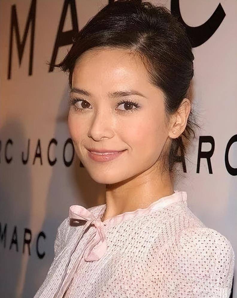 港姐冠军郭羡妮:下嫁河南农村穷小子,公婆的态度让她不后悔_温兆伦