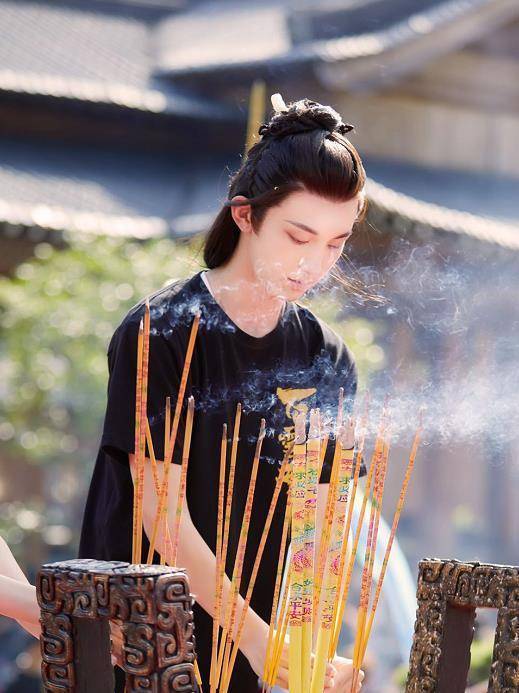 《琉璃》后,国内又一部仙侠剧,演员阵容强大,看到熟