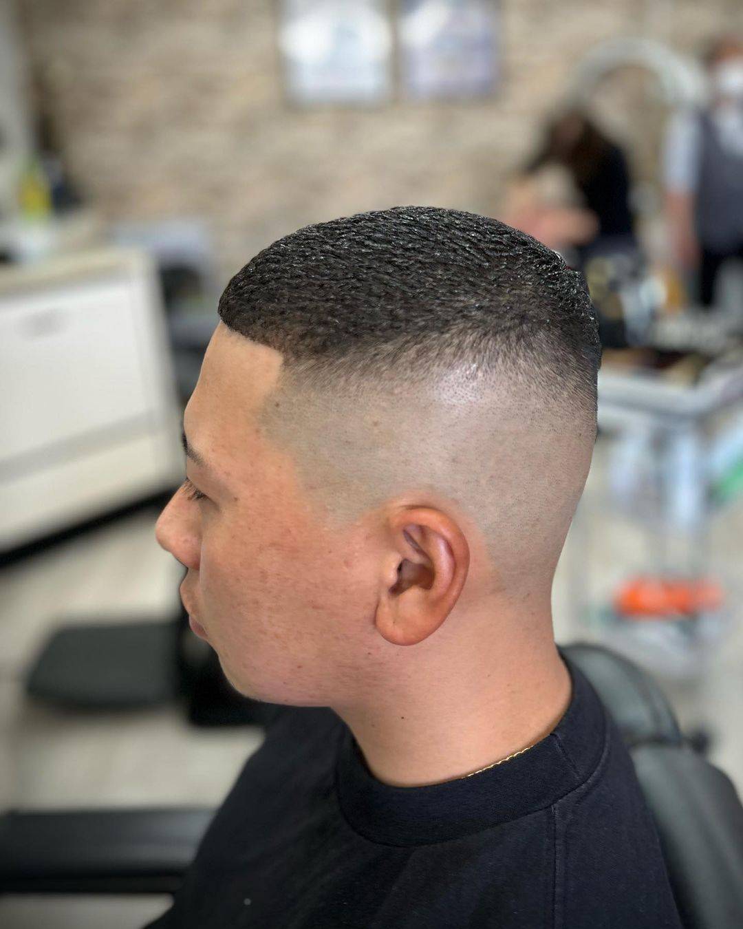 无论你是年轻的型男还是花白的大叔,超短寸头都能展现出你的干练和