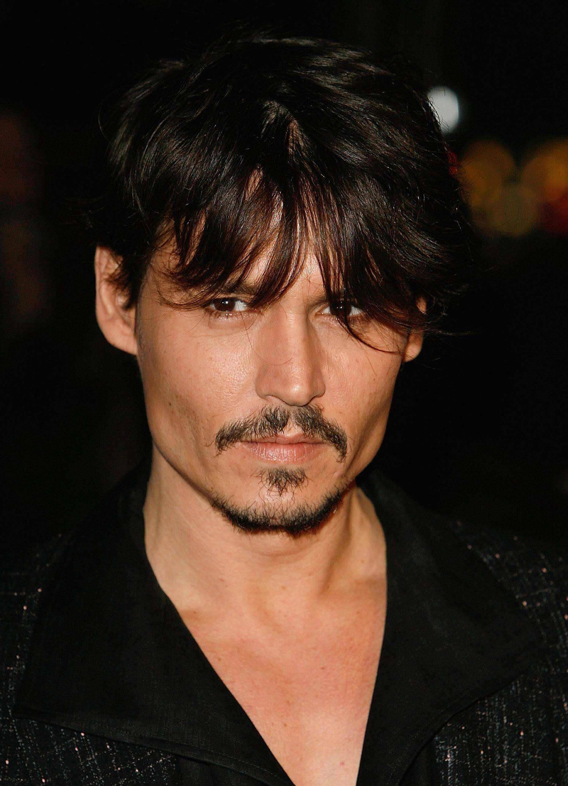 约翰尼·德普24岁女儿官宣恋情!