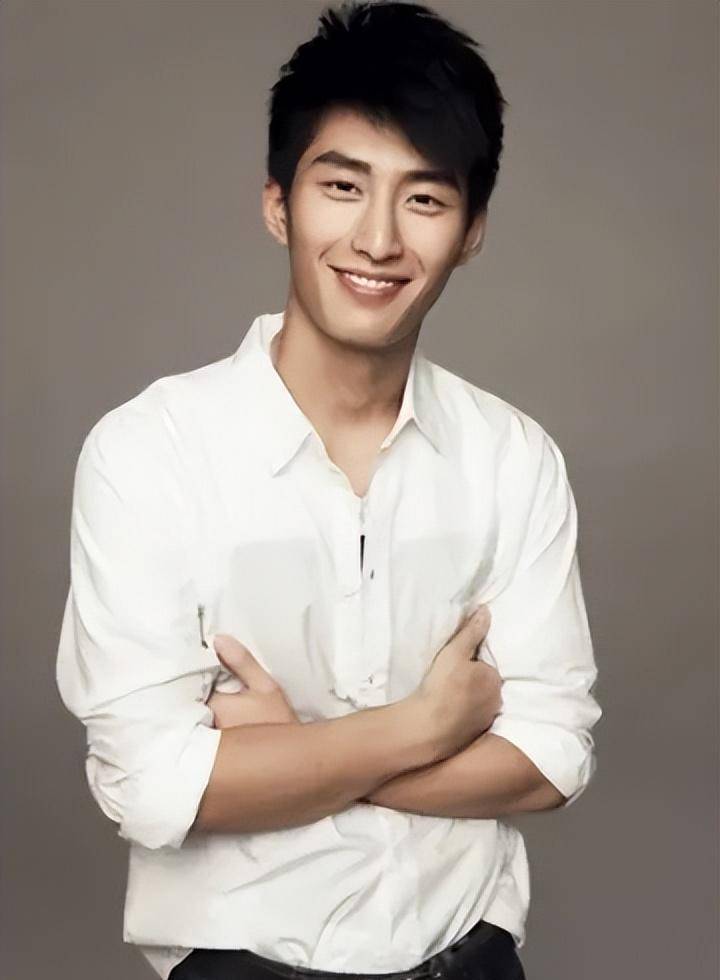 "家世显赫"程晓玥,借窦骁炒作,与郑凯相恋三年遭遇抛弃_妈妈_节目