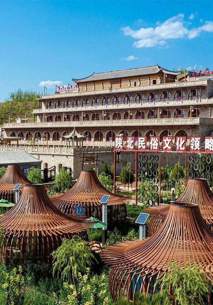 的树屋,简洁的空间,质朴的家具,大美石窑在民俗与时尚的融合交汇中,仍