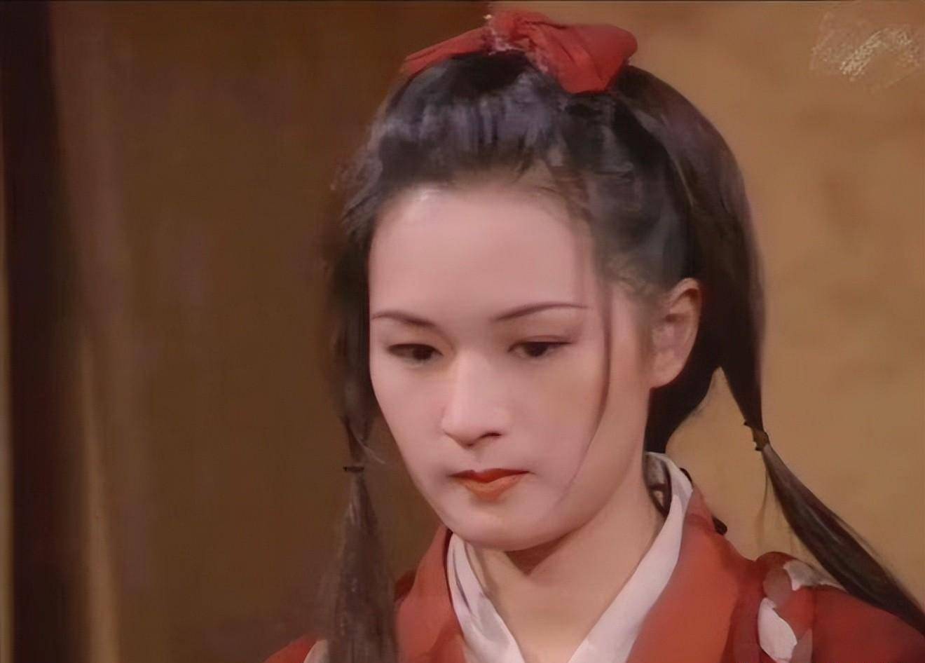 1998年,王艳娜改名王瀛,赴中国内地发展,参演了《镜花缘传奇》等剧.