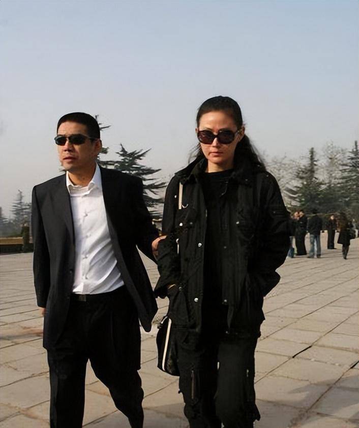 王思懿:因"潘六姐"走红,年近50岁仍单身,对婚姻顺其自然_张绍林_舞蹈