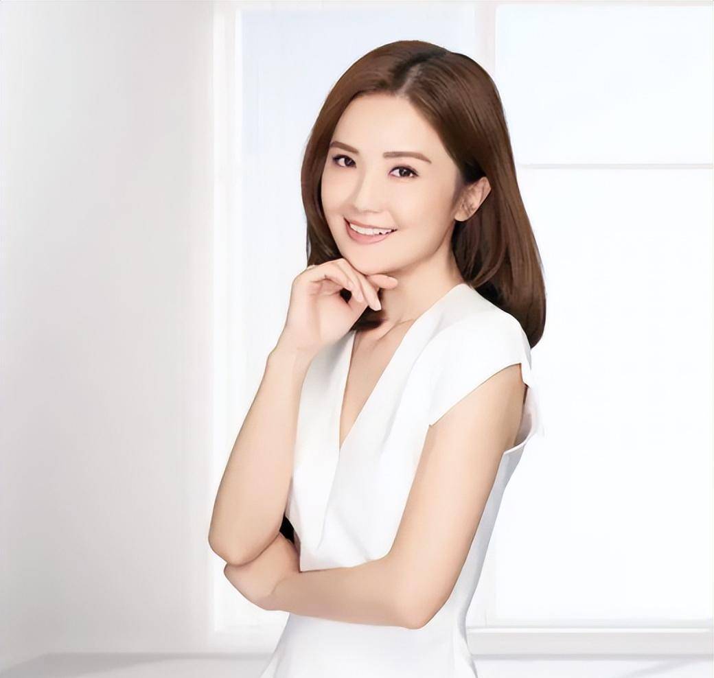 "港圈太妹"阿sa:撬走陈伟霆怒怼杨颖,与郑中基隐婚四年无人知晓_阿娇