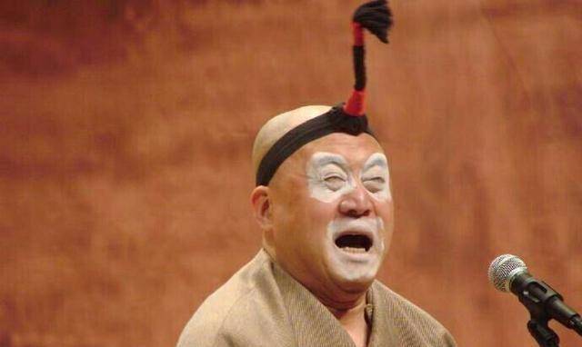 "方清平晒演出照回忆曾经,这么有才华的他为什么没火_相声_笑料_段子