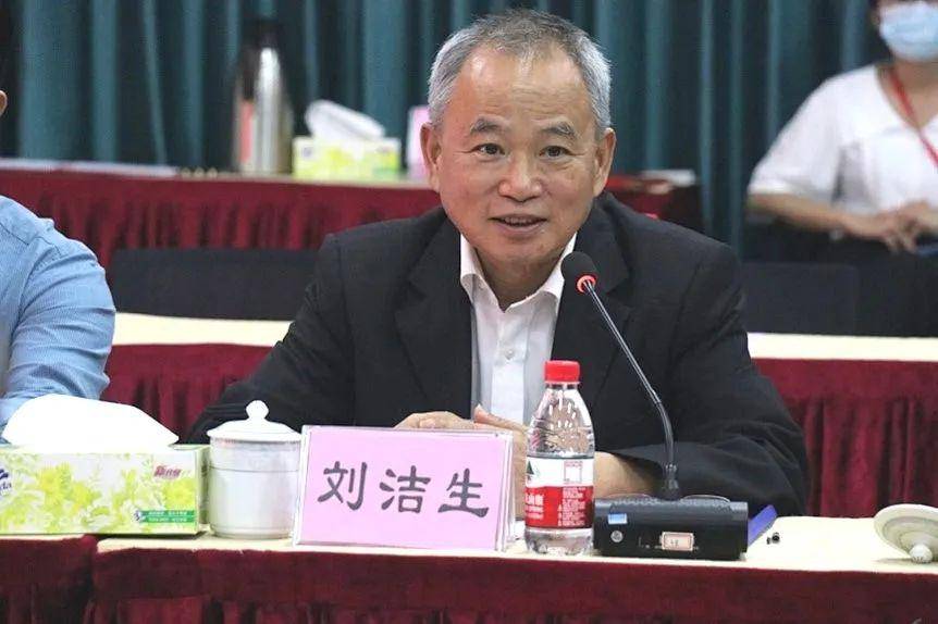 华立集团董事长助理陈积斌,广州华立学院校长刘洁生,对外合作办主任兼