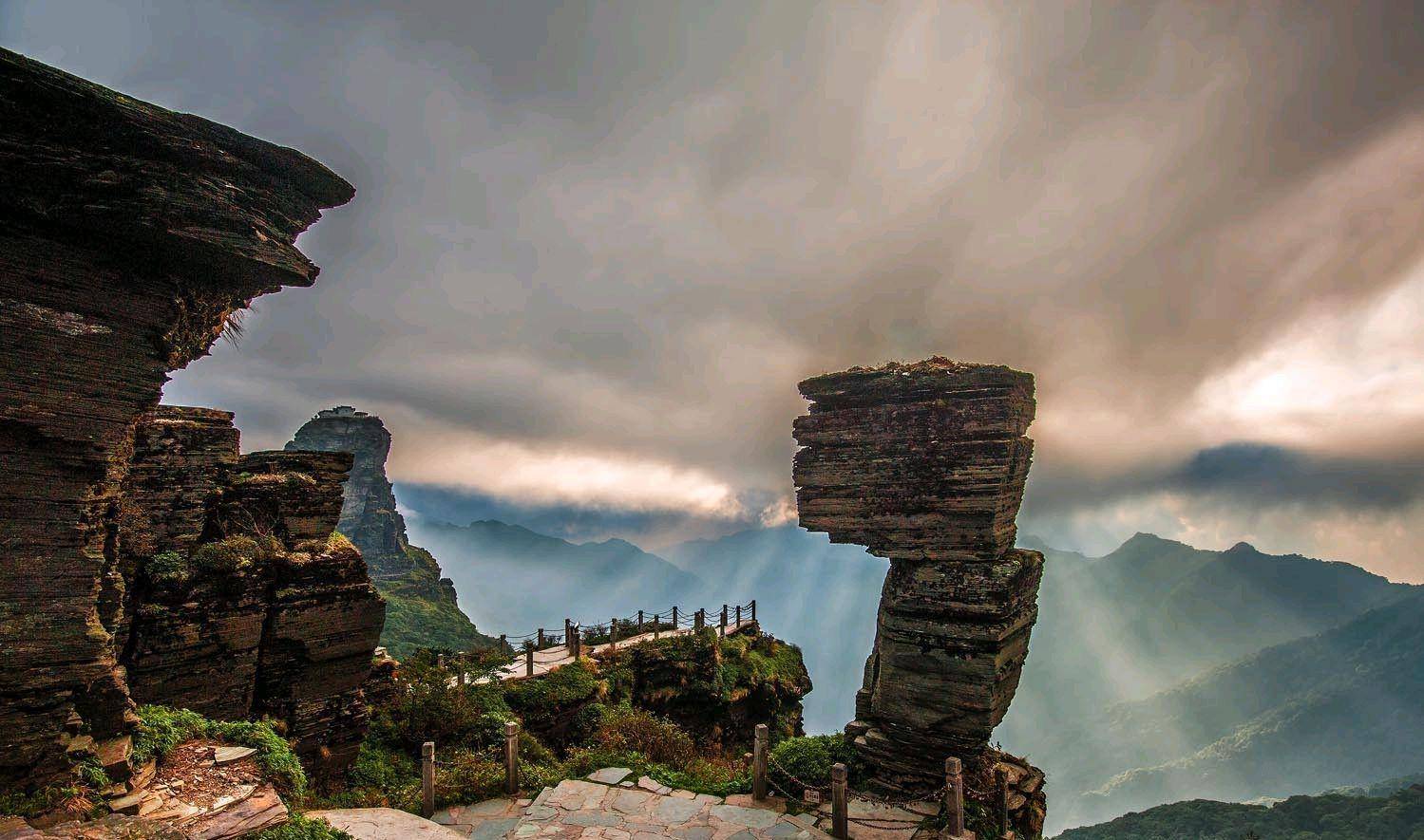 英国游客拍到贵州梵净山照片,引发热议:简直是大自然的馈赠