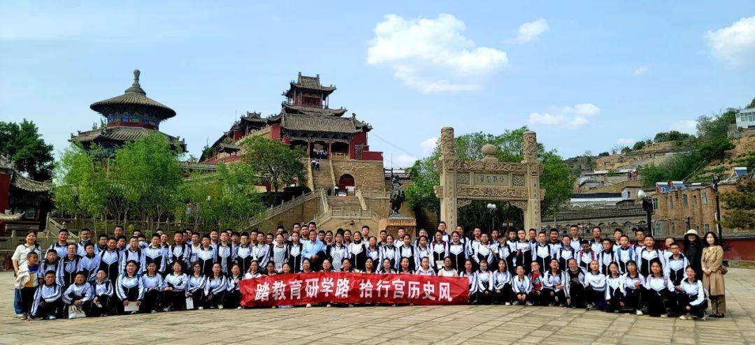 米脂县第三中学,南关小学组织上百名学生分时段走进米脂县博物馆