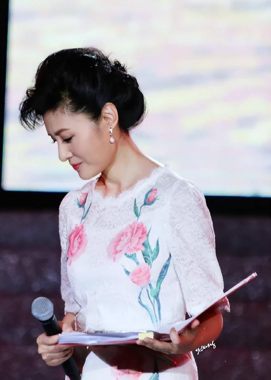 周涛的"国字脸"太抗老!