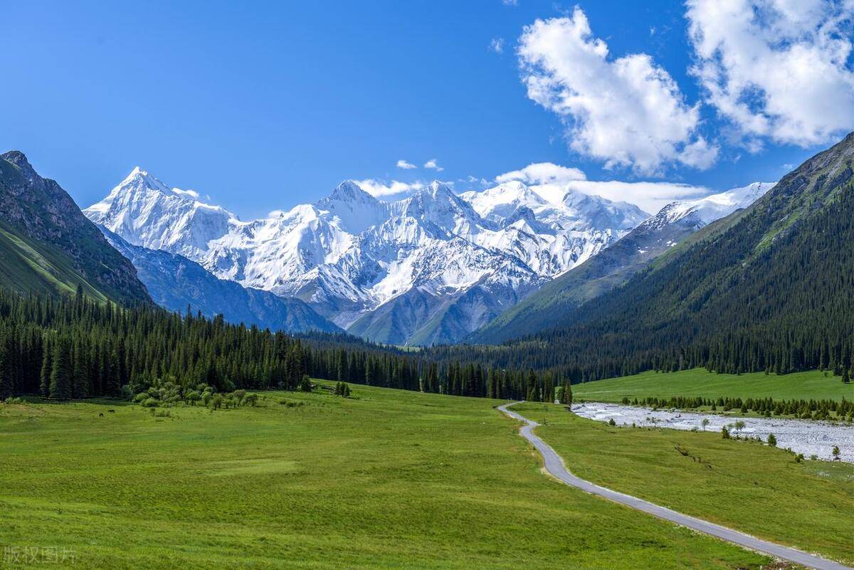 封神级的夏季美景,新疆最秀在伊犁,夏天最值得去的旅行地_草原_夏塔