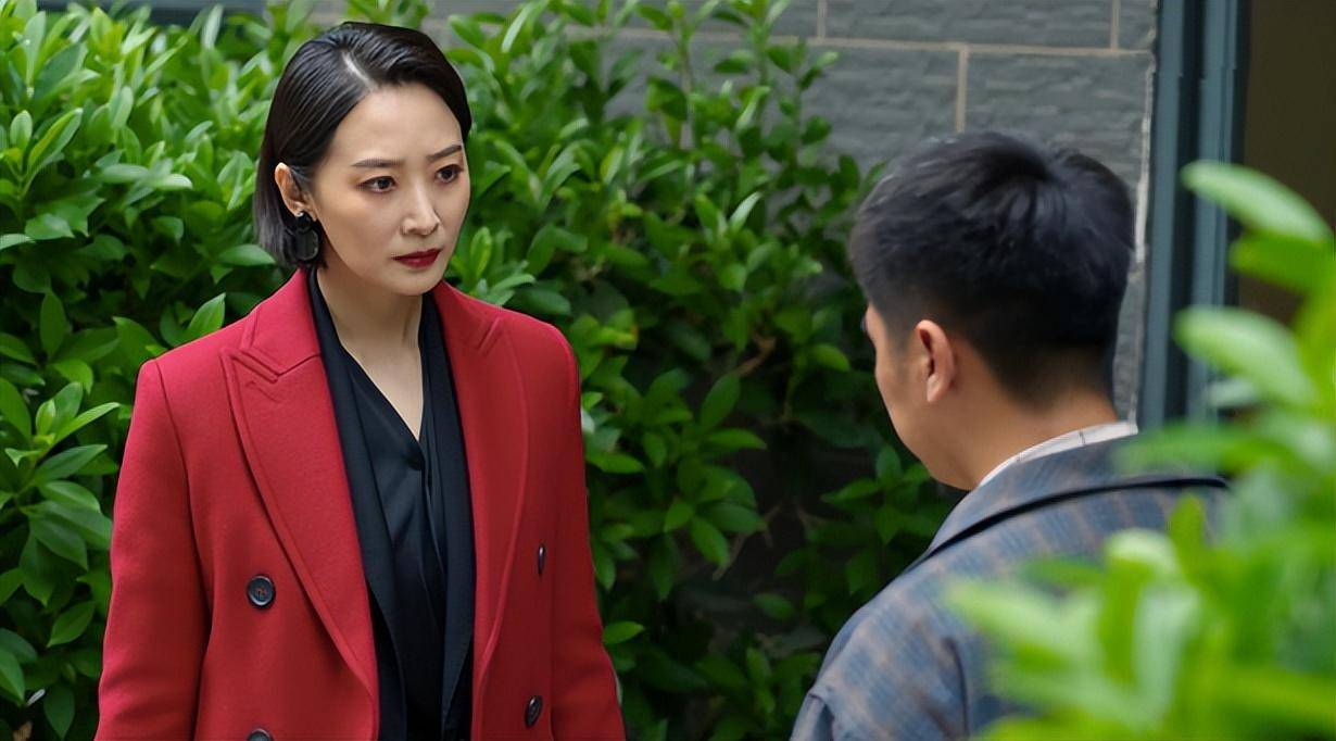 这张海报谁看谁迷糊啊_剧中_身材_角色