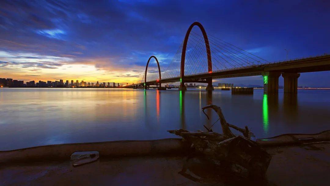 已经成为杭州人宜居的好地方,加上三江汇概念的加持,由钱塘江,富春江