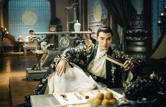 《扶摇》太子赏灯好帅,战北野好酷,网友:杨幂回眸真美_孙无极_画面