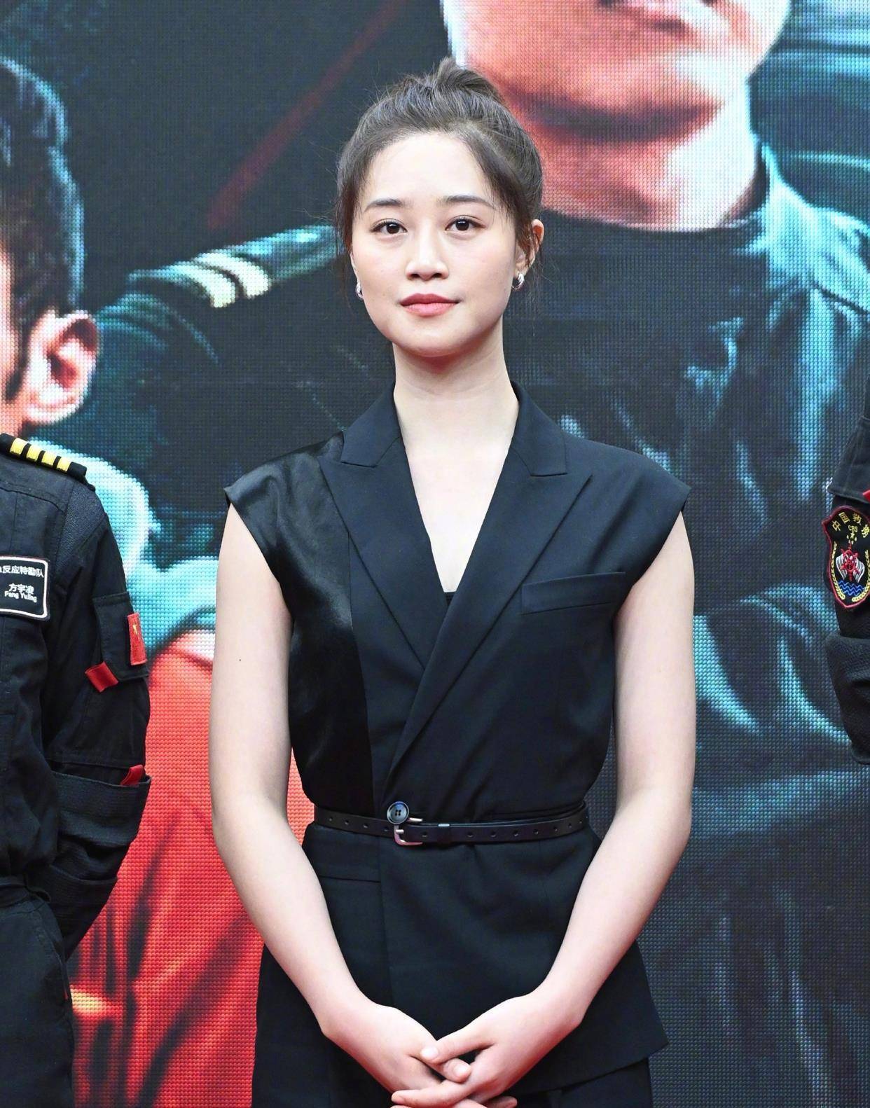 辛芷蕾换新发型像胖20斤,脸又胖又圆大变样_感觉_救援_彭于晏