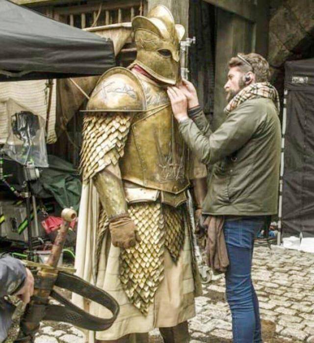 《权力的游戏》瑟曦无奈地回头,龙妈乐了,网友:魔山需要呵护_丹妮莉丝