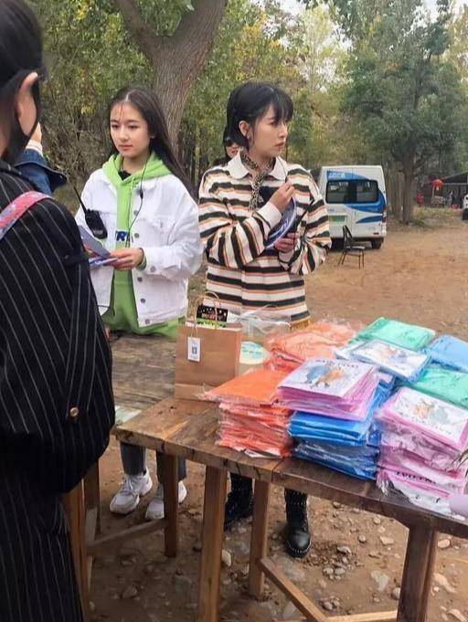 蒋依依_兰迪_张雪迎