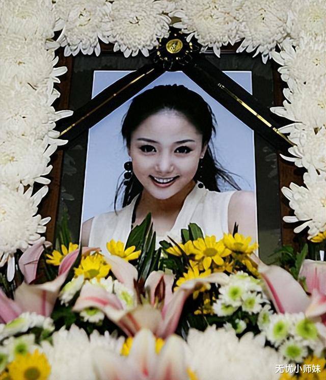 自信国外成欲望之都:遍地都是"神的使者",娱乐圈成